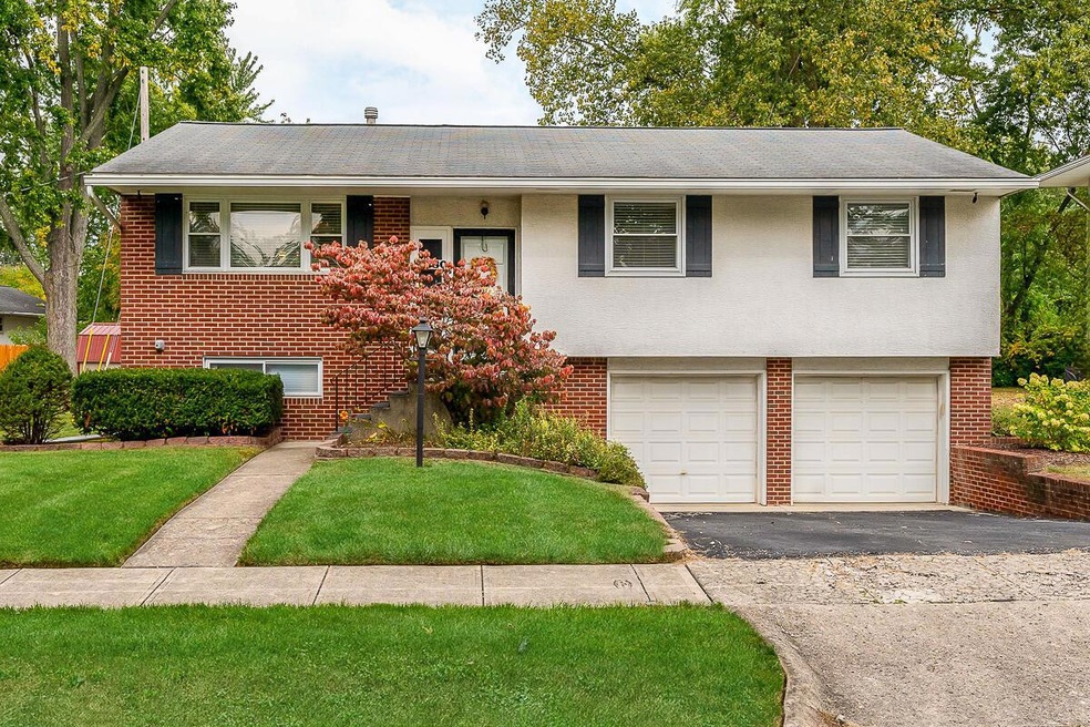 1380 Thurell Rd, Columbus, OH 43229 - photo 1