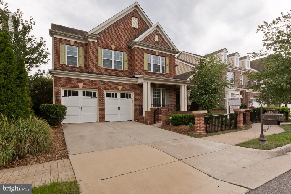 5807 Falls Gate Ct, Falls Church, VA 22041 - photo 1