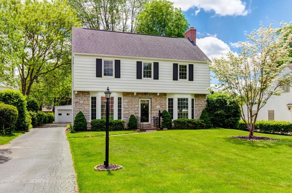 Welcome home to 113 W Cooke Rd!