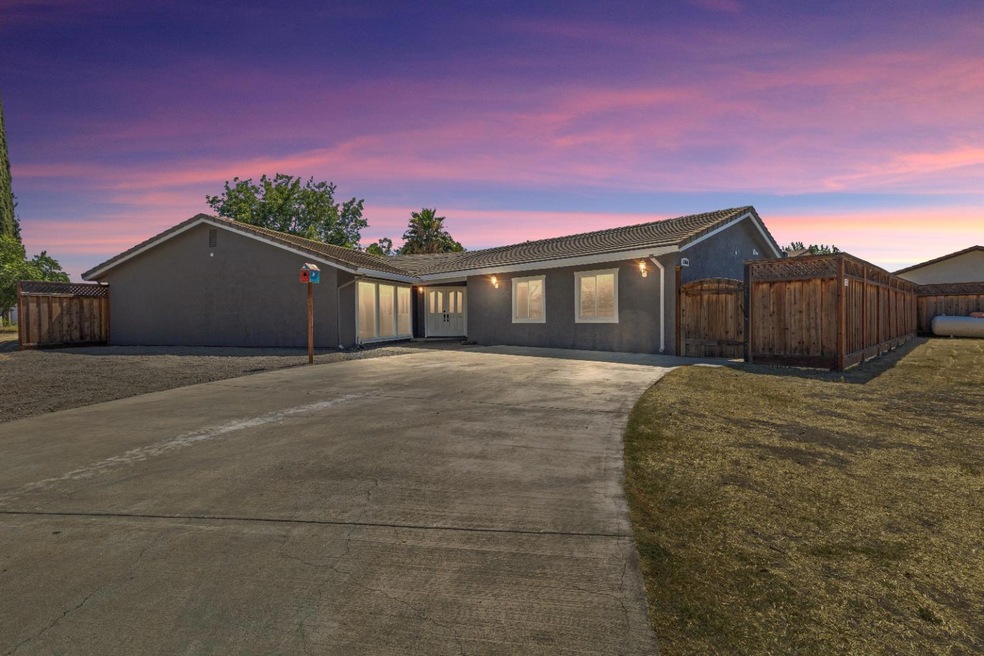 Under Contract $975,000 • Co-Listing Agent