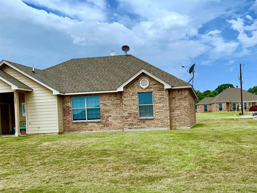 137 Lindas Creek Ln, Weatherford, TX 76088 - photo 1