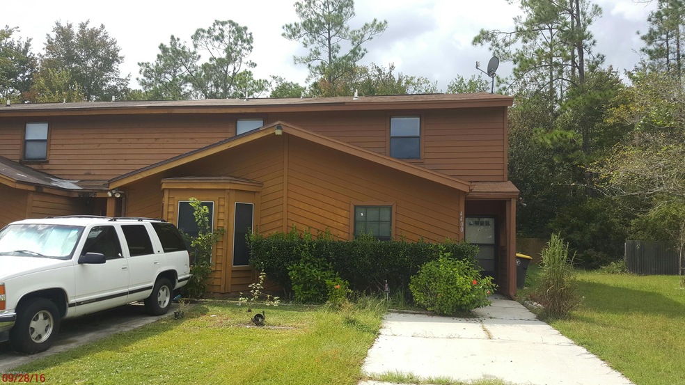 4400 Melissa Ct W, Jacksonville, FL 32210 - photo 1