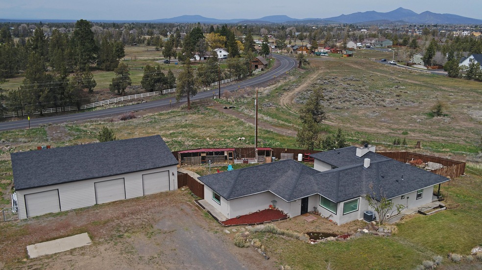 2295 SW Forked Horn Butte Rd, Redmond, OR 97756 - photo 1