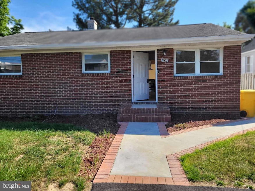 257 Margate Dr, Glen Burnie, MD 21060 - photo 1