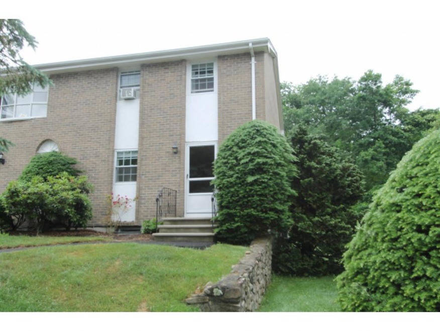 13 Fieldstone Dr, Londonderry, NH 03053 - photo 1