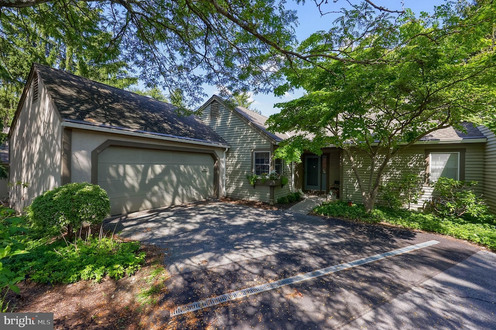 2018 Meadow Glen, Wyomissing, PA 19610 - photo 1