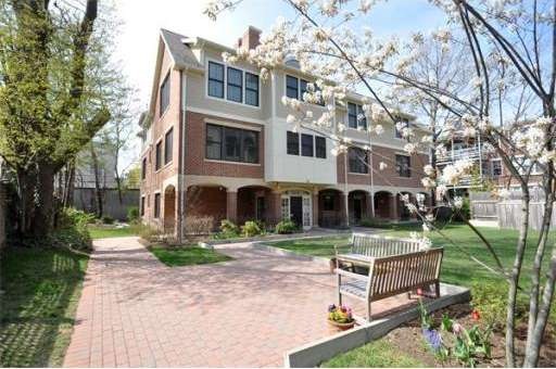 76 Green St unit 3, Brookline, MA 02446 - photo 1