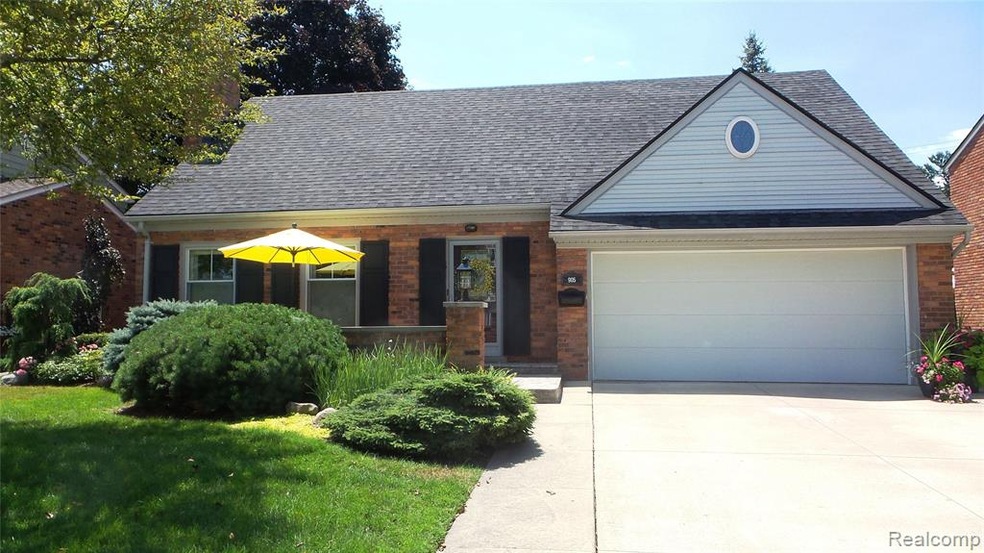 905 Cook Front Main View.jpg