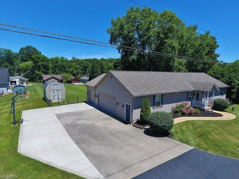 Welcome to 6093 Locust Lane at Atwood Lake