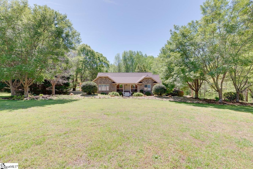848 Foot Hills Rd, Greenville, SC 29617 - photo 1