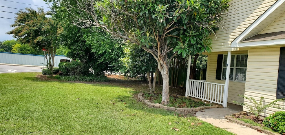 302 Golden Eagle Trail, Warner Robins, GA 31093 - photo 1