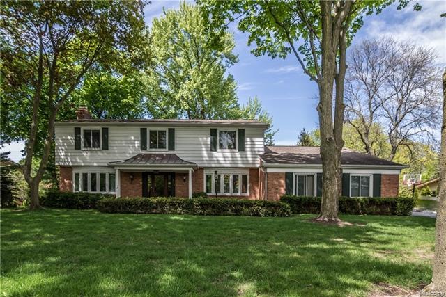 1362 Lake Crescent Dr, Bloomfield Hills, MI 48302 - photo 1