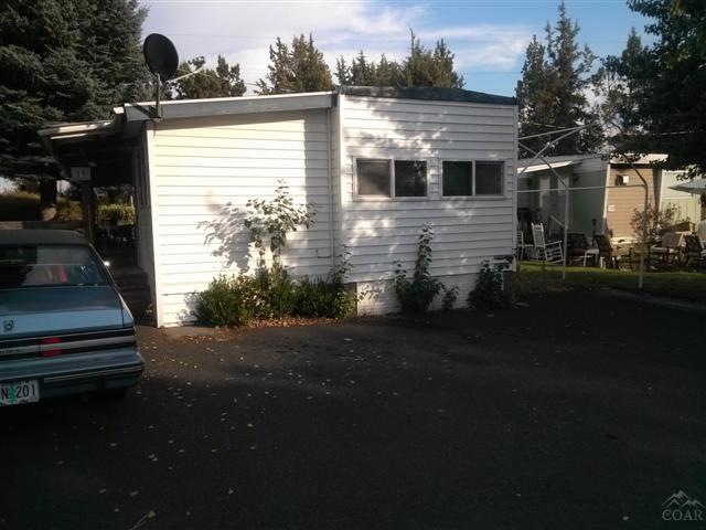 63930 N Highway 97 unit 19, Bend, OR 97701 - photo 1