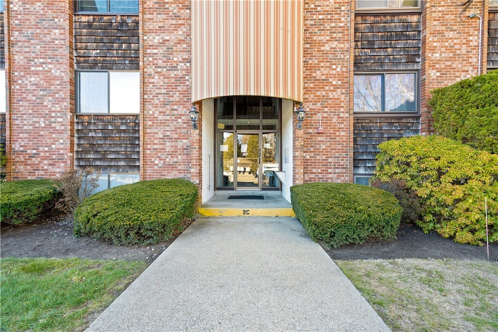 510 Child St unit 201C, Warren, RI 02885 - photo 1