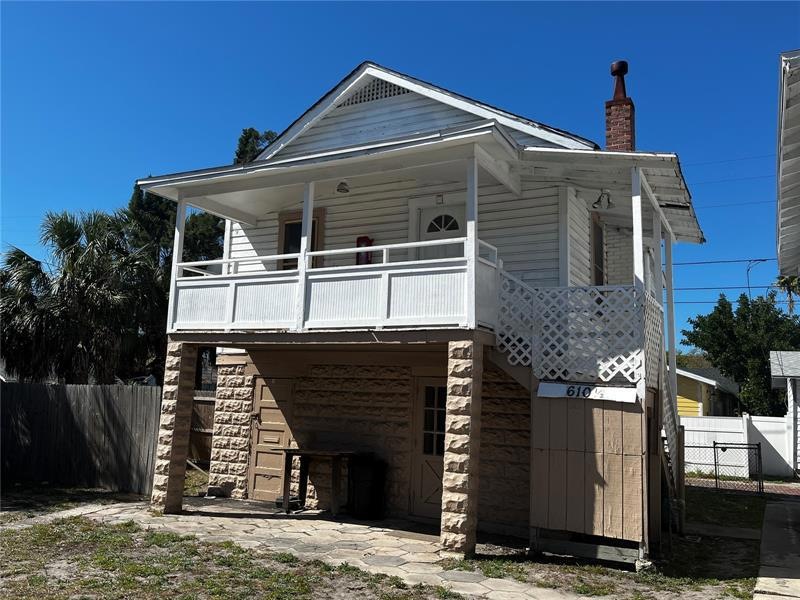 610 14th St N unit 1/2, Saint Petersburg, FL 33705 - photo 1