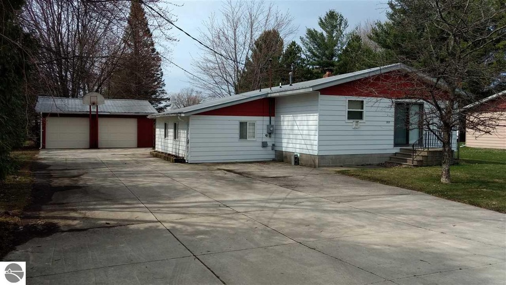 205 Fannie St, Au Gres, MI 48703 - photo 1