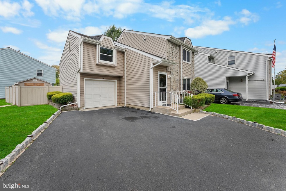 Under Contract $525,000