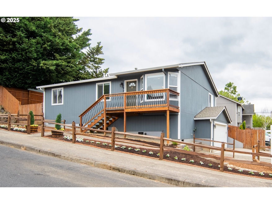 906 N Railroad Ave, Ridgefield, WA 98642 - photo 1