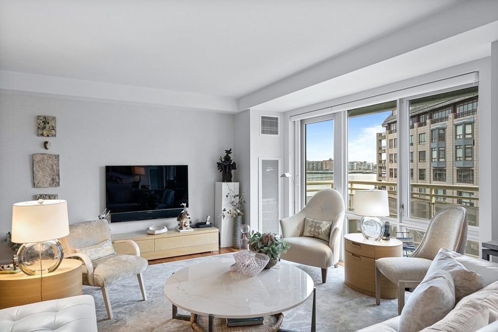 4 Battery Wharf unit 4403, Boston, MA 02109 - photo 1
