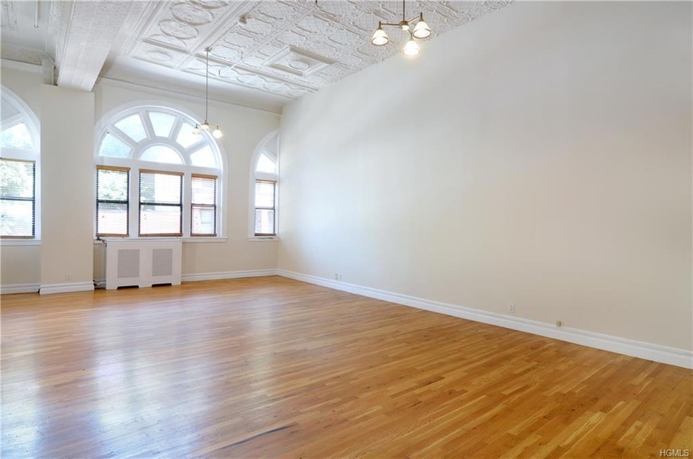 25 N Broadway unit 7, Yonkers, NY 10701 - photo 1