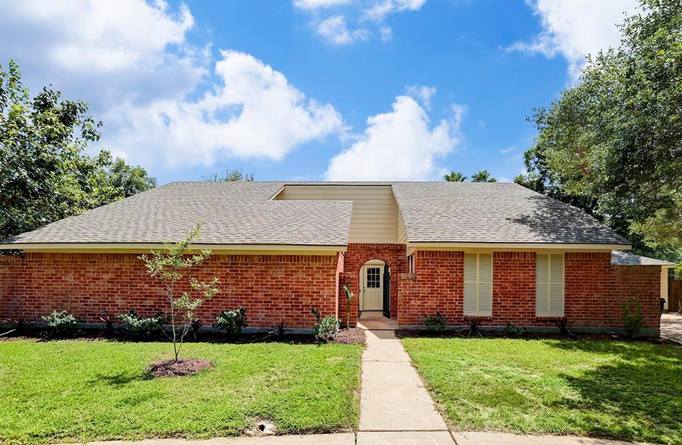 5619 Moss Glenn Ln, Houston, TX 77088 - photo 1