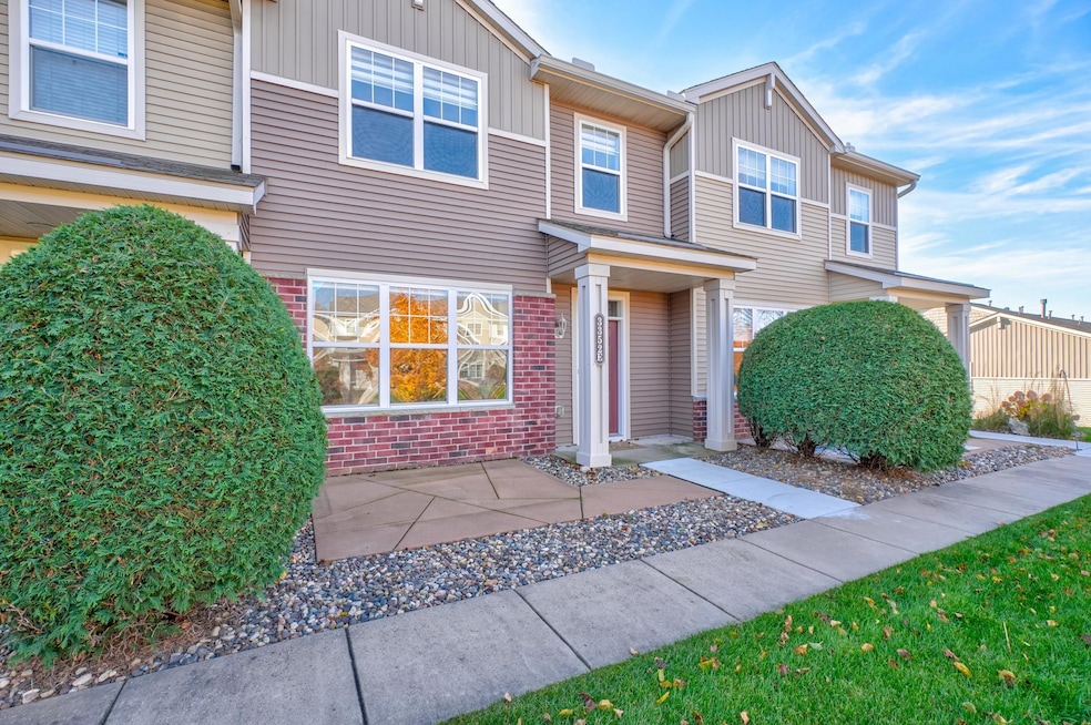 3352 Hazel Trail unit E, Woodbury, MN 55129 - photo 1