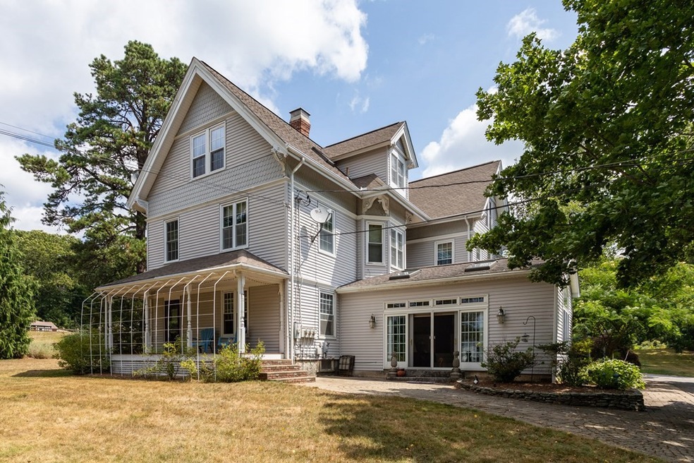 113 Oak St, Uxbridge, MA 01569 - photo 1