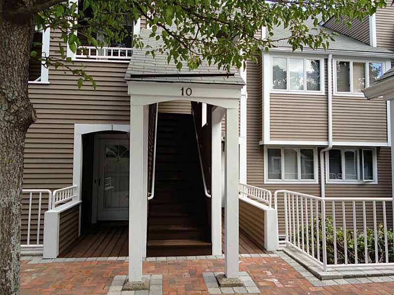 400 Meshanticut Valley Pkwy unit 10, Cranston, RI 02920 - photo 1