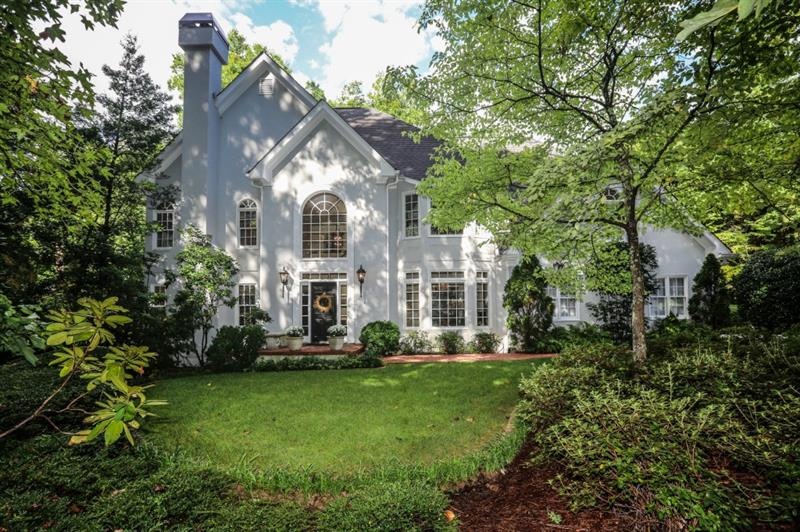 Stunning Estate Home in Roswell by the River