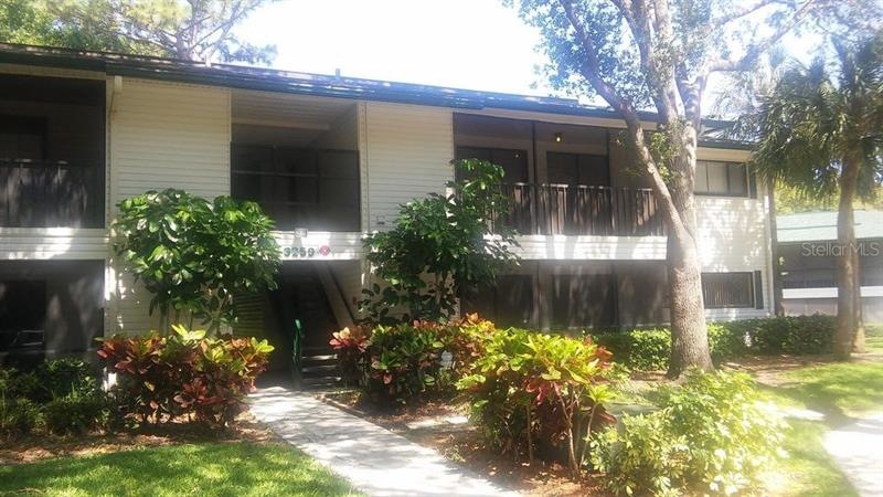 3259 Fox Chase Cir N unit 207, Palm Harbor, FL 34683 - photo 1