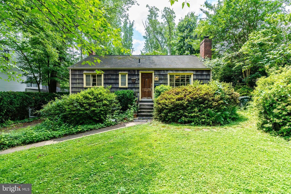 305 Lincoln Ave, Falls Church, VA 22046 - photo 1