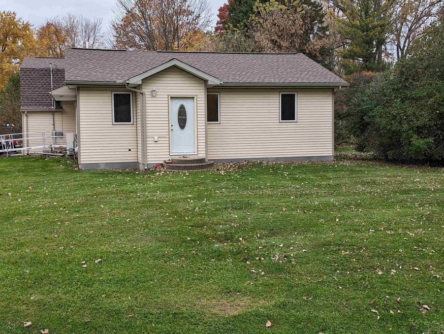 727 Prairie Creek Dr, Midland, MI 48640 - photo 1