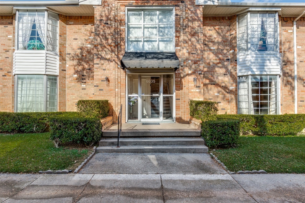 6035 Sandhurst Ln unit B, Dallas, TX 75206 - photo 1