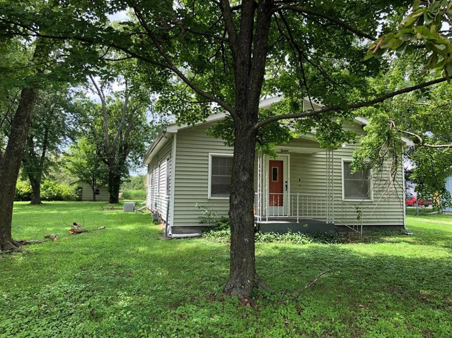 1301 S 32nd St, Parsons, KS 67357 - photo 1