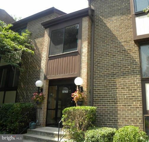 9745 Kings Crown Ct unit 2, Fairfax, VA 22031 - photo 1