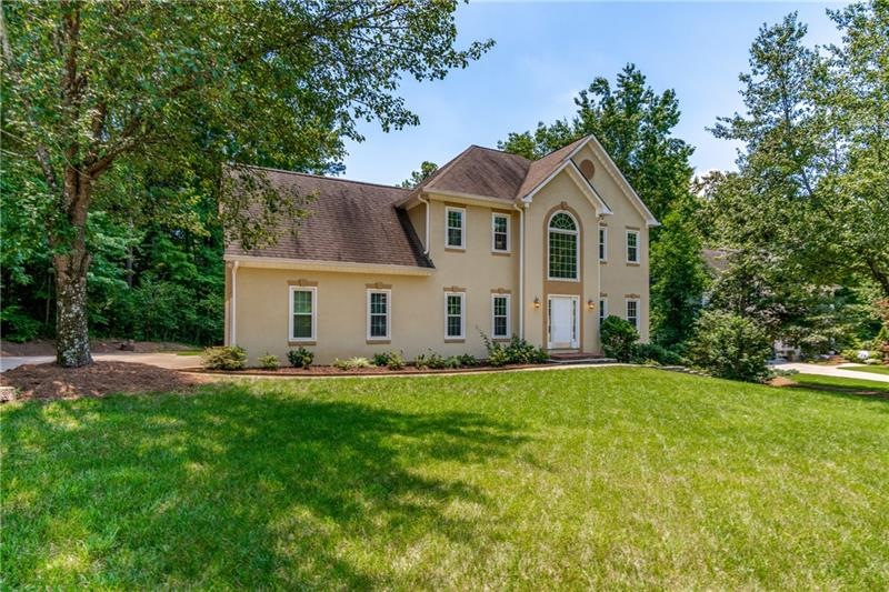 5010 Fox Lair Ln, Alpharetta, GA 30009 - photo 1