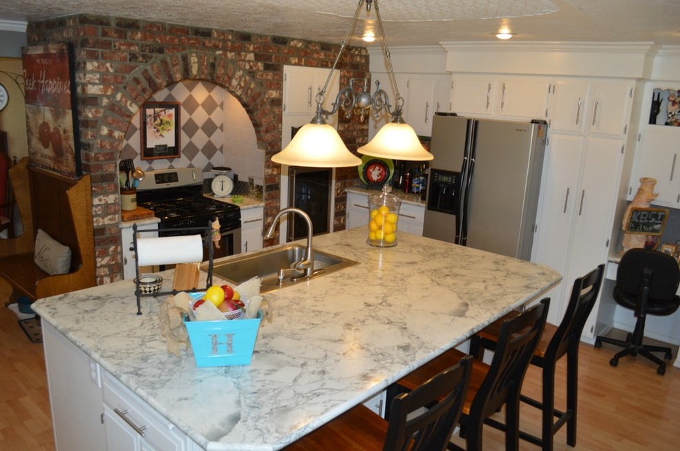 1293 Dolan St, Raymond, WA 98577 - photo 1