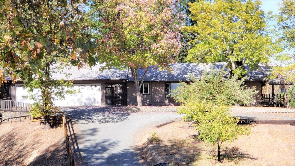 4226 Midway Ave, Grants Pass, OR 97527 - photo 1