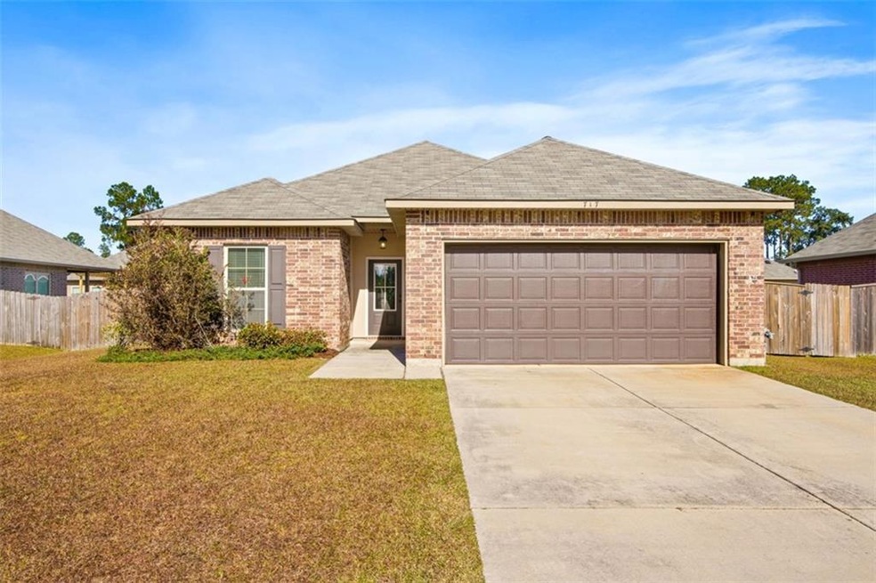 Beautiful Brick and Stucco Home in a Prime Neighbo