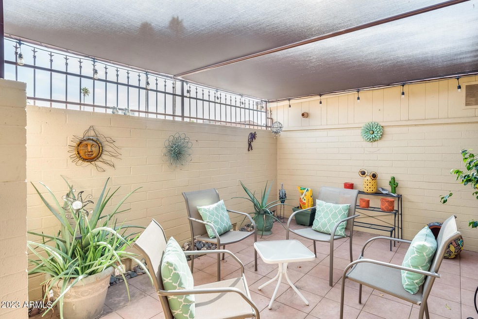 10907 W Santa fe Dr unit 4, Sun City, AZ 85351 - photo 1