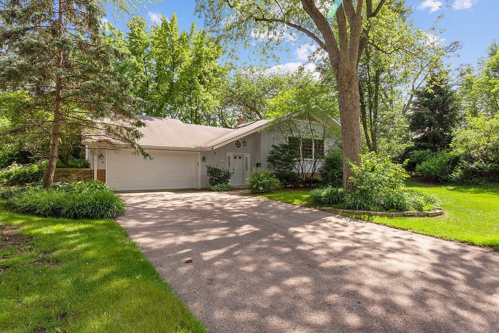 4 Butternut Dr, Naperville, IL 60540 - photo 1