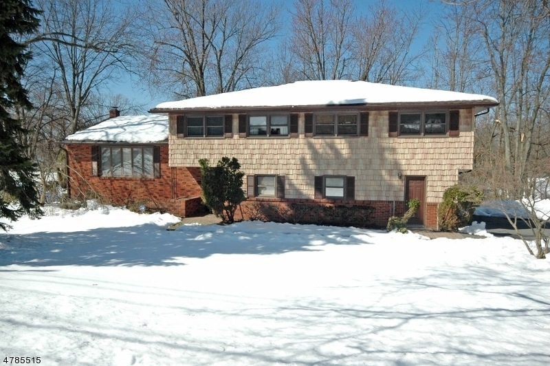 34 Shrewsbury Dr, Livingston, NJ 07039 - photo 1