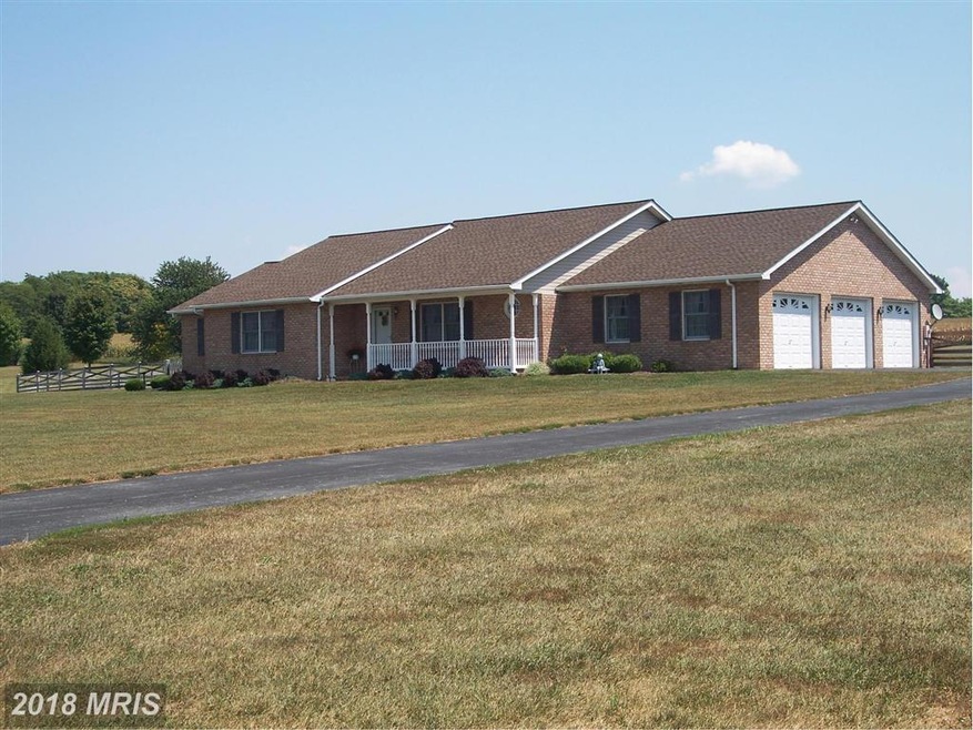 366 Quaint Swan Dale Dr, Martinsburg, WV 25404 - photo 1