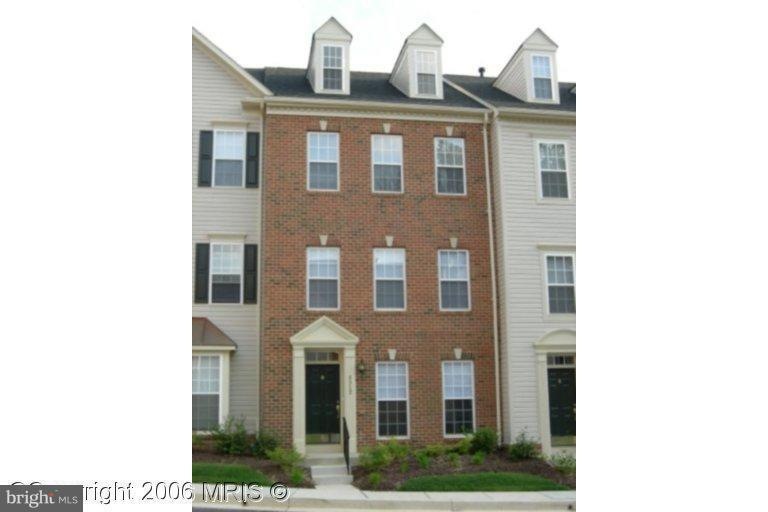 4512 Hidden Stream Ct, Owings Mills, MD 21117 - photo 1