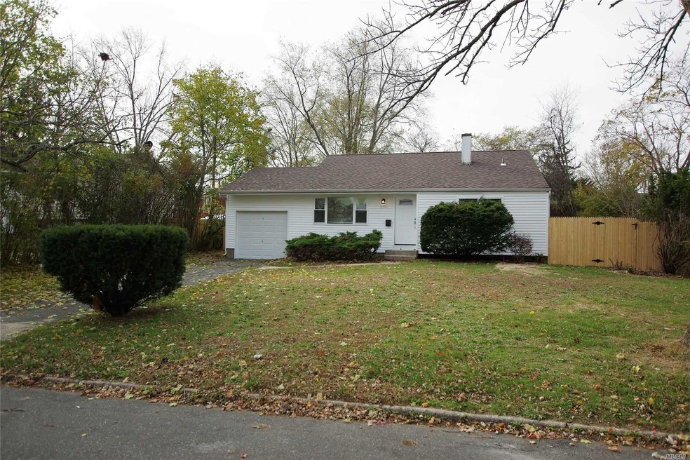 3114 Watchill Ave, Medford, NY 11763 - photo 1