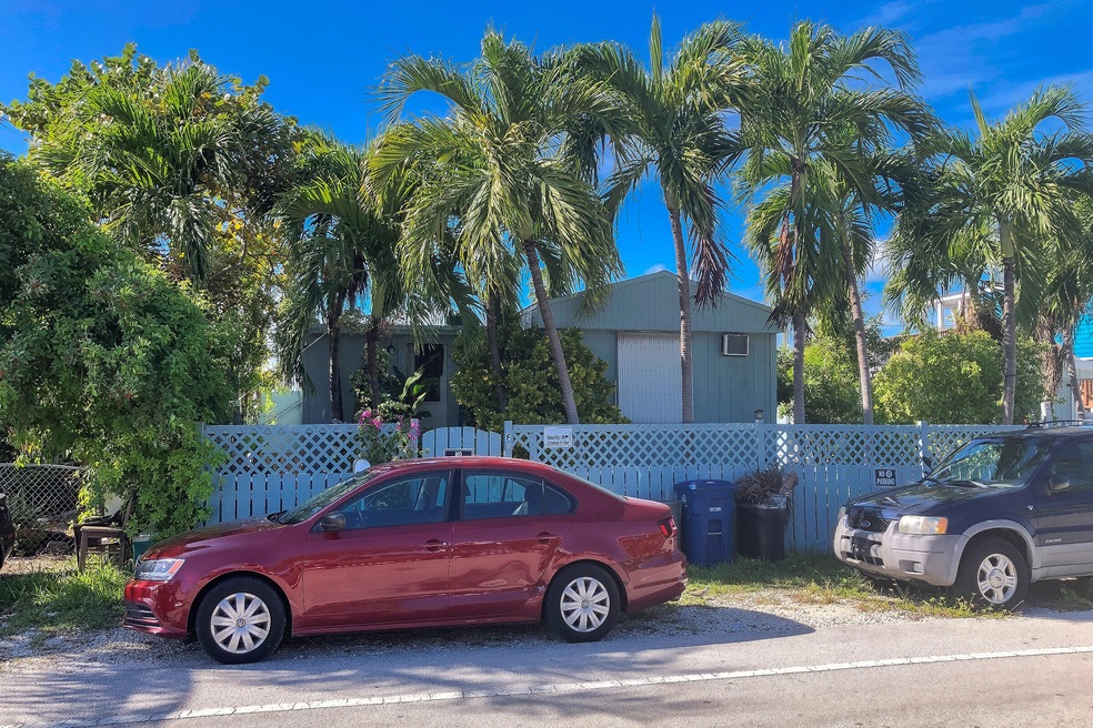 01 F19 Cross Street