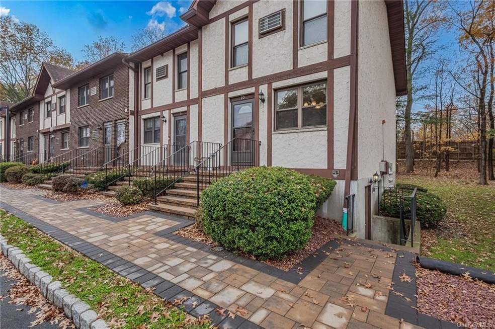 122 N Route 303 unit 10, Congers, NY 10920 - photo 1