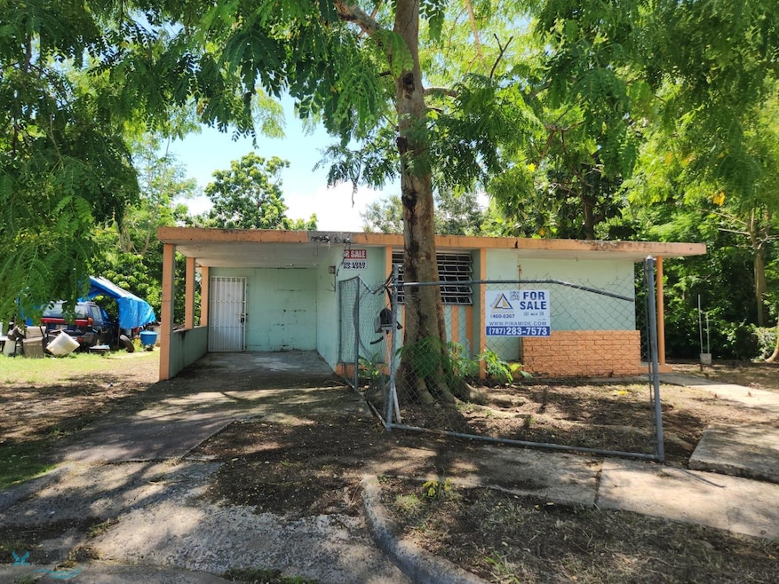 calle 1 Colinas de Vista Alegre unit X-13, Bayamón, PR 00956 - photo 1