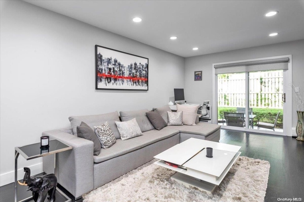 207-14 Jordan Dr unit 89L, Bayside, NY 11360 - photo 1