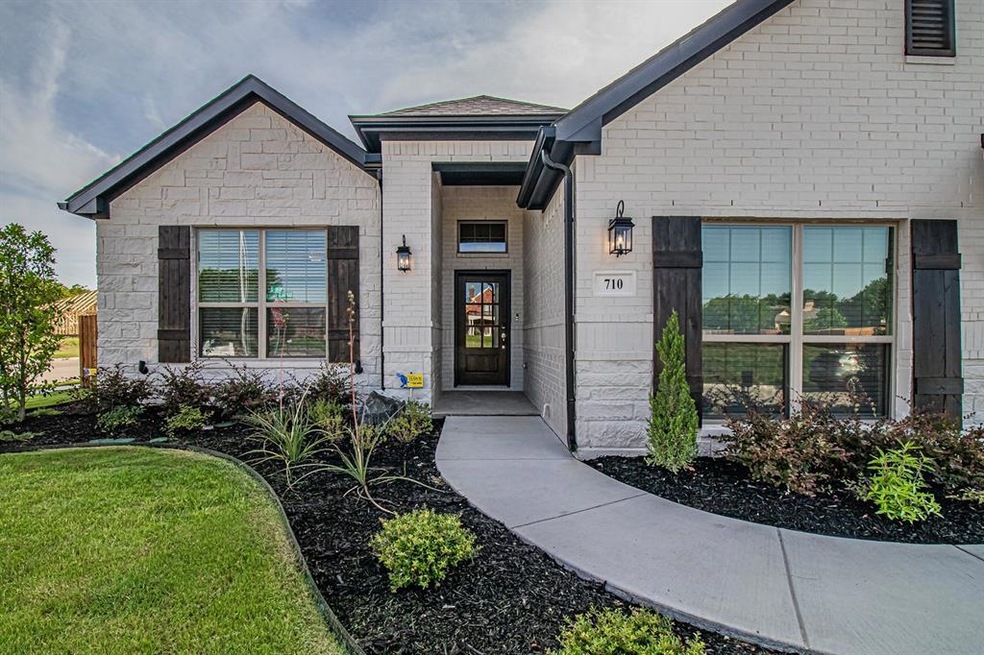 1465 Lakeview Dr, Azle, TX 76020 - photo 1